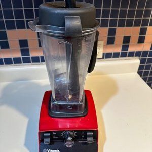 Vitamix mixer with tamper. Model #VM0103.